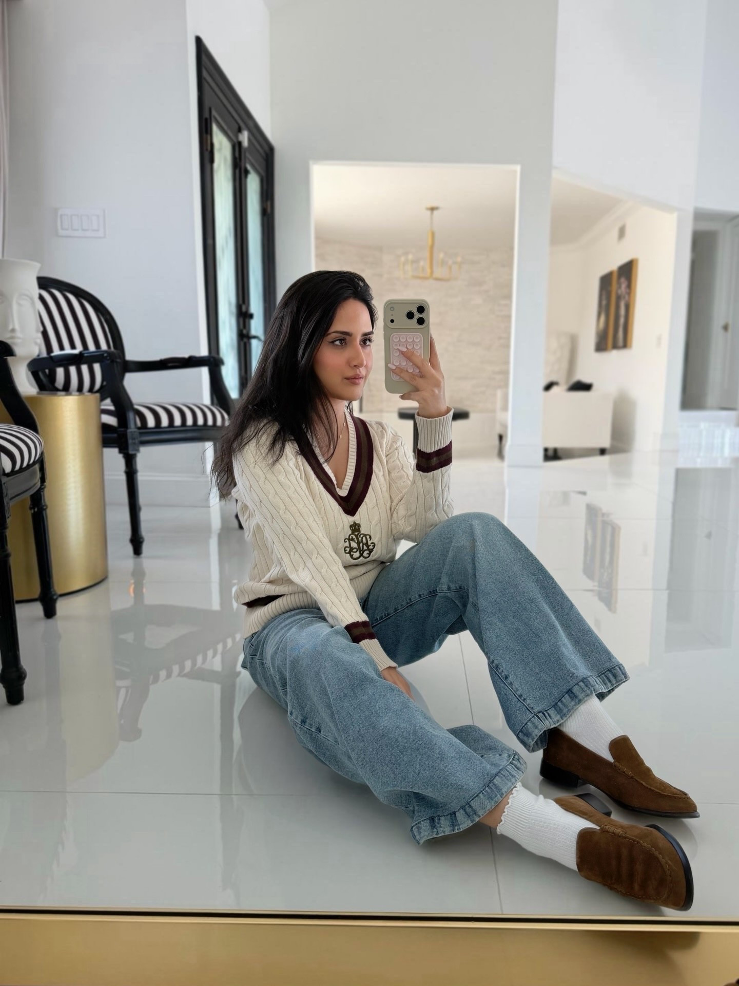 Today’s fit🤎
A classic cable-knit sweater with rich contrast trim, relaxed denim that drapes just right, and those soft suede loafers that make every outfit feel more intentional.

Linked everything below, including similar options! 

#outfitinspo #personalstylist #winterfashion

#LTKPetite #LTKootd #LTKFindsUnder100