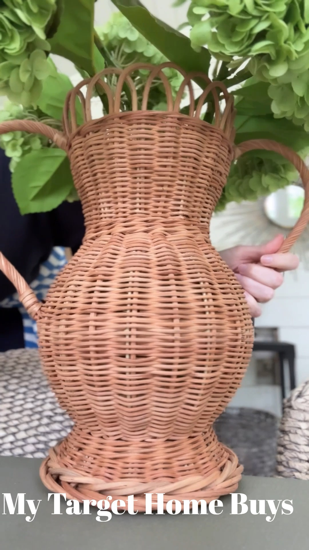 These are adorable and I am so excited to use this weekend! The vase is huge… such a good buy! 