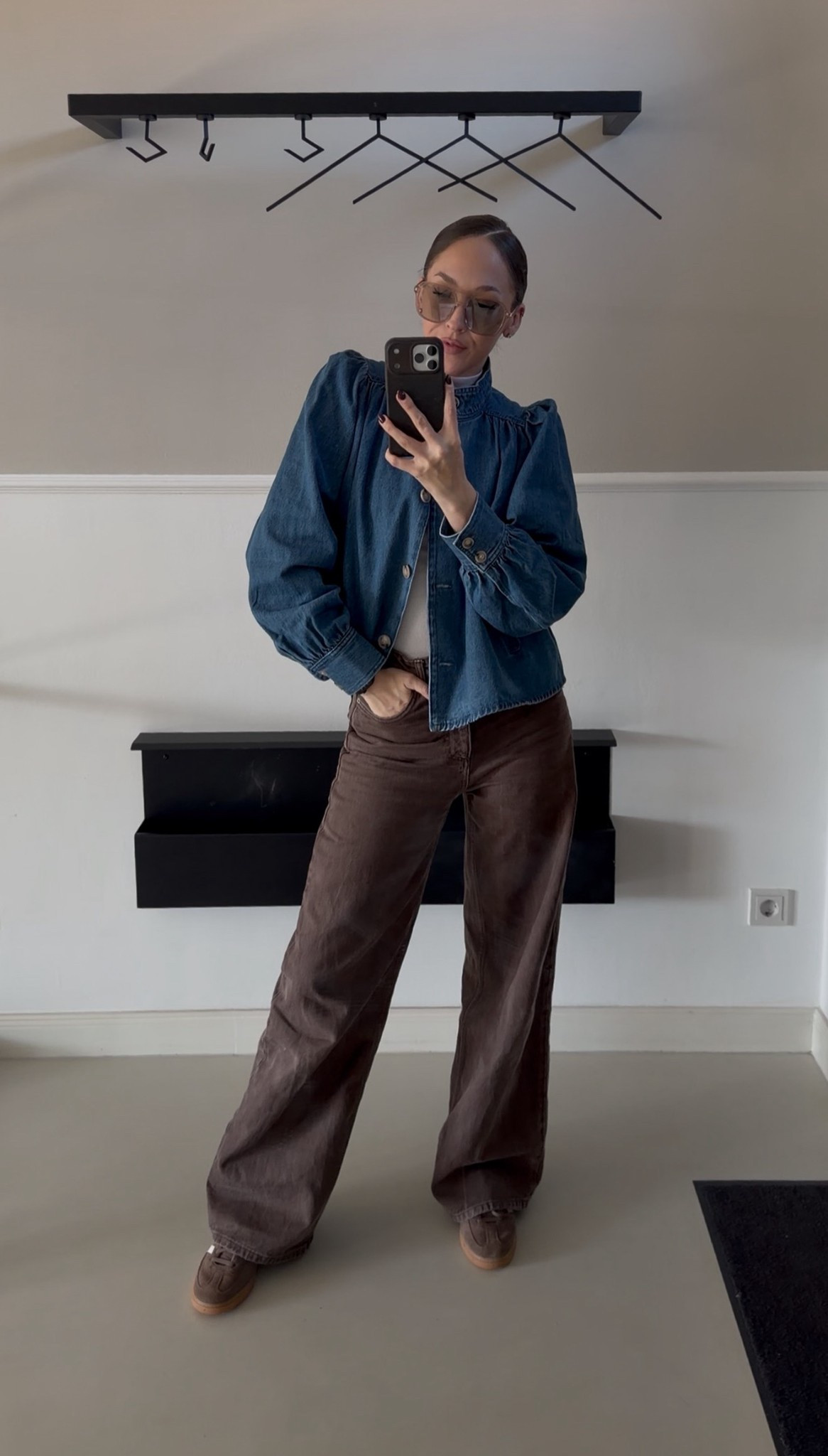 Puffärmel-Denim + Chocolate Wide-Leg = meine aktuelle Go-To-Kombi 🍫✨ Lässig, modern und perfekt für den Übergang.

#LTKstorytime #LTKSpringSale #LTKmomlife
