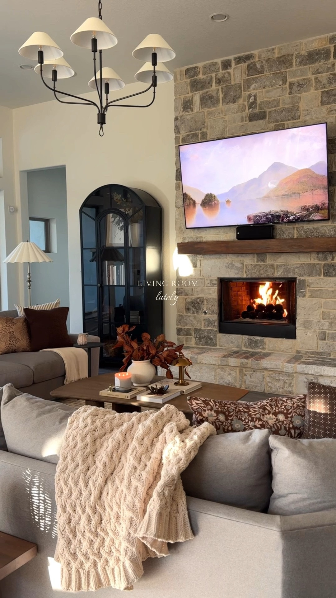 Living room views ✨🤎

#LTKHome #LTKSeasonal #LTKSaleAlert