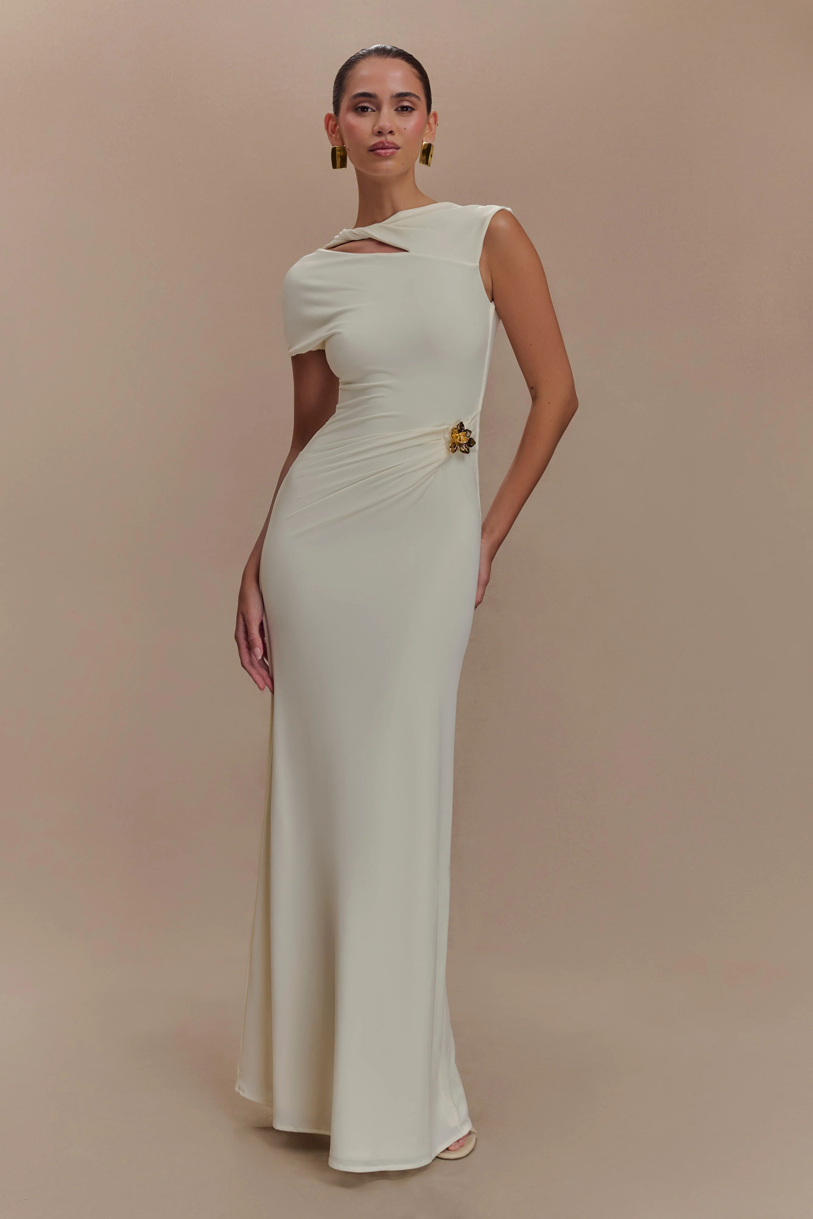 Slinky Maxi Dress With Hardware - Ivory | MESHKI US