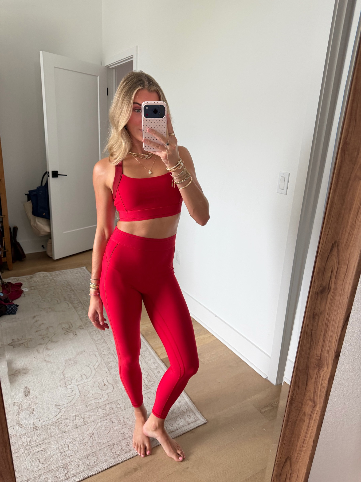 @abercrombie YPB Barry's sculptLUX T-Back Sports Bra size xs. YPB Barry's sculptLUX 7/8-Length Legging size xs.  Made in collaboration with the fitness experts at Barry's. Our T-back sports bra in our sculptLUX active fabric, great for high-impact workouts. Designed to hold you in, our sculptLUX fabric is compressive and supportive without being restrictive, as well as smoothing and sculpting without pinching. Features an elastic bottom band, contrasting strap accents and removable pads. Our ultra high rise active 7/8-length leggings in our active sculptLUX fabric. Designed to hold you in, our sculptLUX fabric is compressive and supportive without being restrictive, as well as smoothing and sculpting without pinching. Features a smoothing waistband with no top seam, no center front seam and flattering V-shaped back seaming detail.