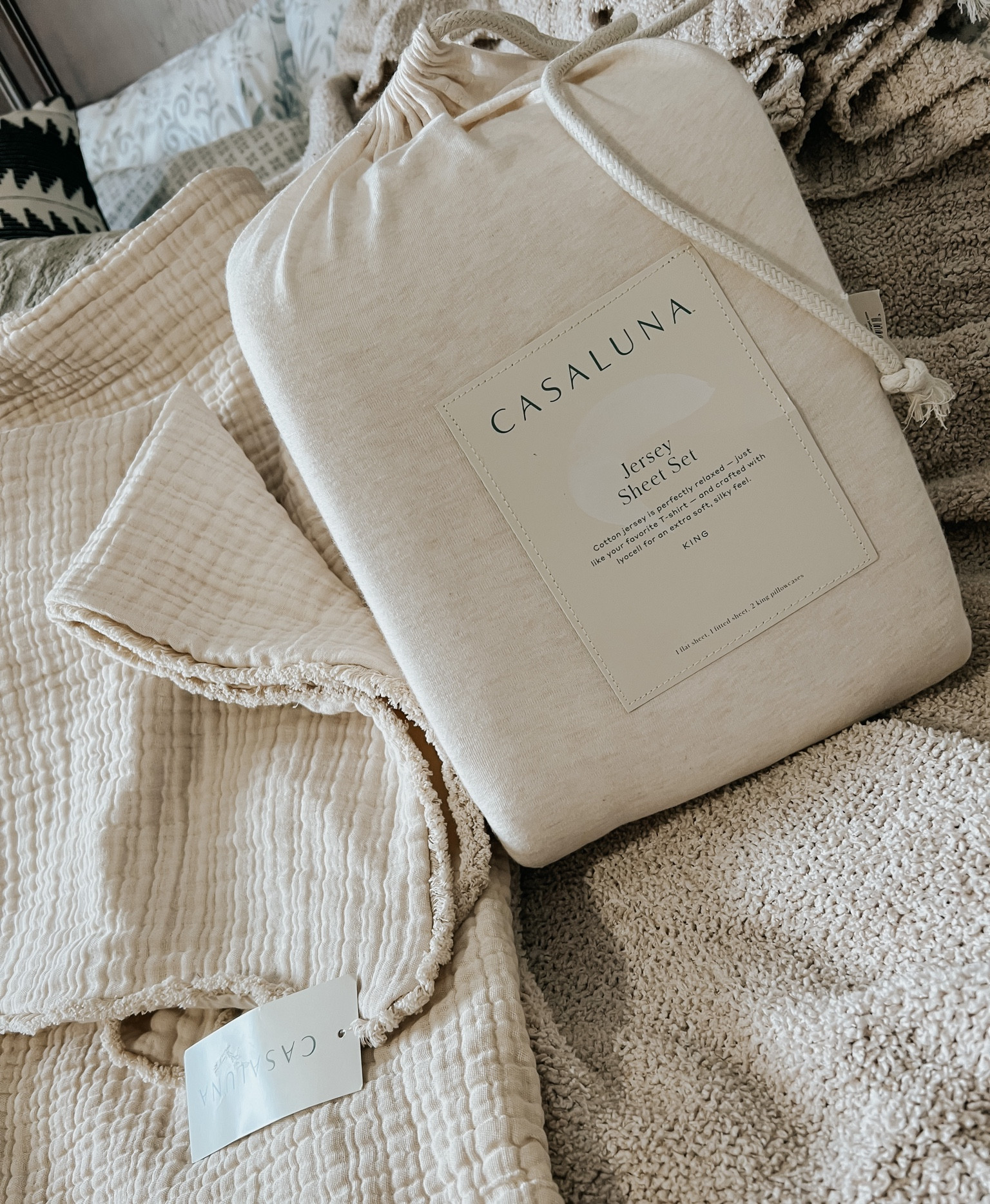 Literally the best and most soft bed sheets! Casaluna may be my new favorite!

#LTKhome #LTKFind #LTKSale