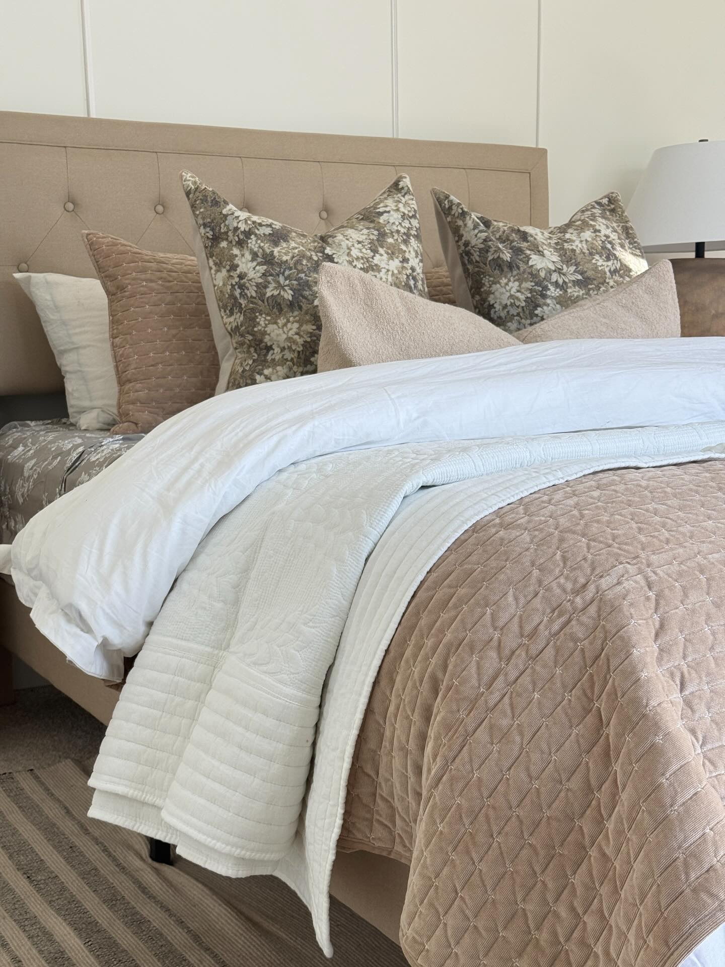 Winter guest bedding I’m obsessed with ❄️ @levtexhome 

🔗 comment SHOP and I’ll send you a DM with my bedding combo!

I am a neutral girly and this combo proves with the right texture and patterns, you can celebrate any season! The O’ Christmas Tree quilt is still my fav, I’ll have this out all winter long. Paired with velvet stitch? *chefs kiss* 😍🤌🏼 typically the day after Christmas I take out all my spring bedding, but not this year!

#Itk #Itkhome #levtexhome #ad #liketkit