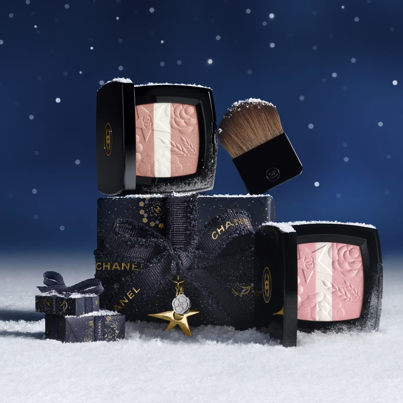 LES SIGNES DE CHANEL Illuminating powder blush 997 - Rose lumière | CHANEL | Chanel, Inc. (US)