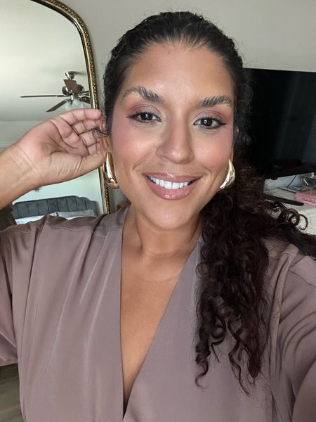 Love a bronzed makeup look! Here is what I used to beat the face tonight 🥰🫶🏽✨ @sephora #sephora 

#LTKbeauty #LTKstyletip #LTKFind