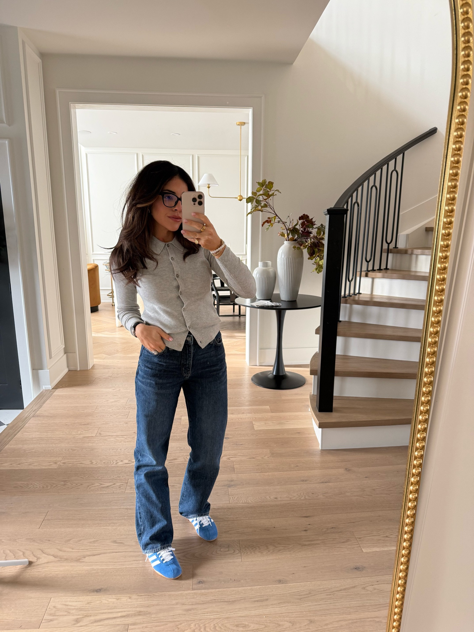 This is what I’m wearing today as a 36-year-old mom of two who appreciates being comfortable, but still wants to look elevated

JEANS- 25 SHORT
TOP - XS petite 
Coat - XS 
SNEAKERS - size down 1/2 


#LTKworkwear #LTKcanada #LTKstyletip