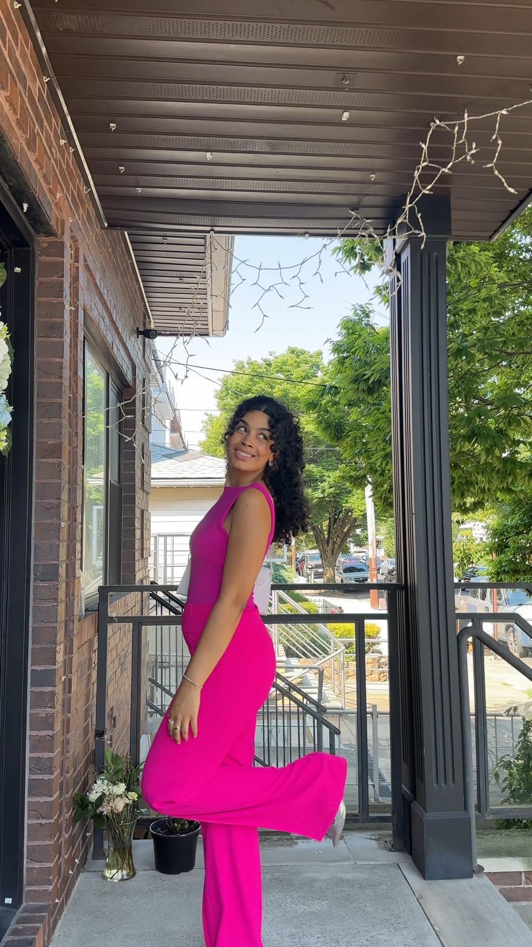 office outfit inspo: summer edition ✨☀️🌸

For the outfits I couldn’t link:
Black vest: Zara (8259/187) try to shop secondhand though, I don’t shop directly from Zara anymore! 🇵🇸 I also linked a similar one that’s just as cute
Blue pants: are from Primark! But there are lots of alternatives I linked :) 
Cream skirt: it’s called the Tailored Maxi Skirt from nakd fashion!


#LTKWorkwear #LTKSeasonal