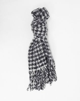 ASOS DESIGN long fluffy houndstooth scarf in mono | ASOS (Global)