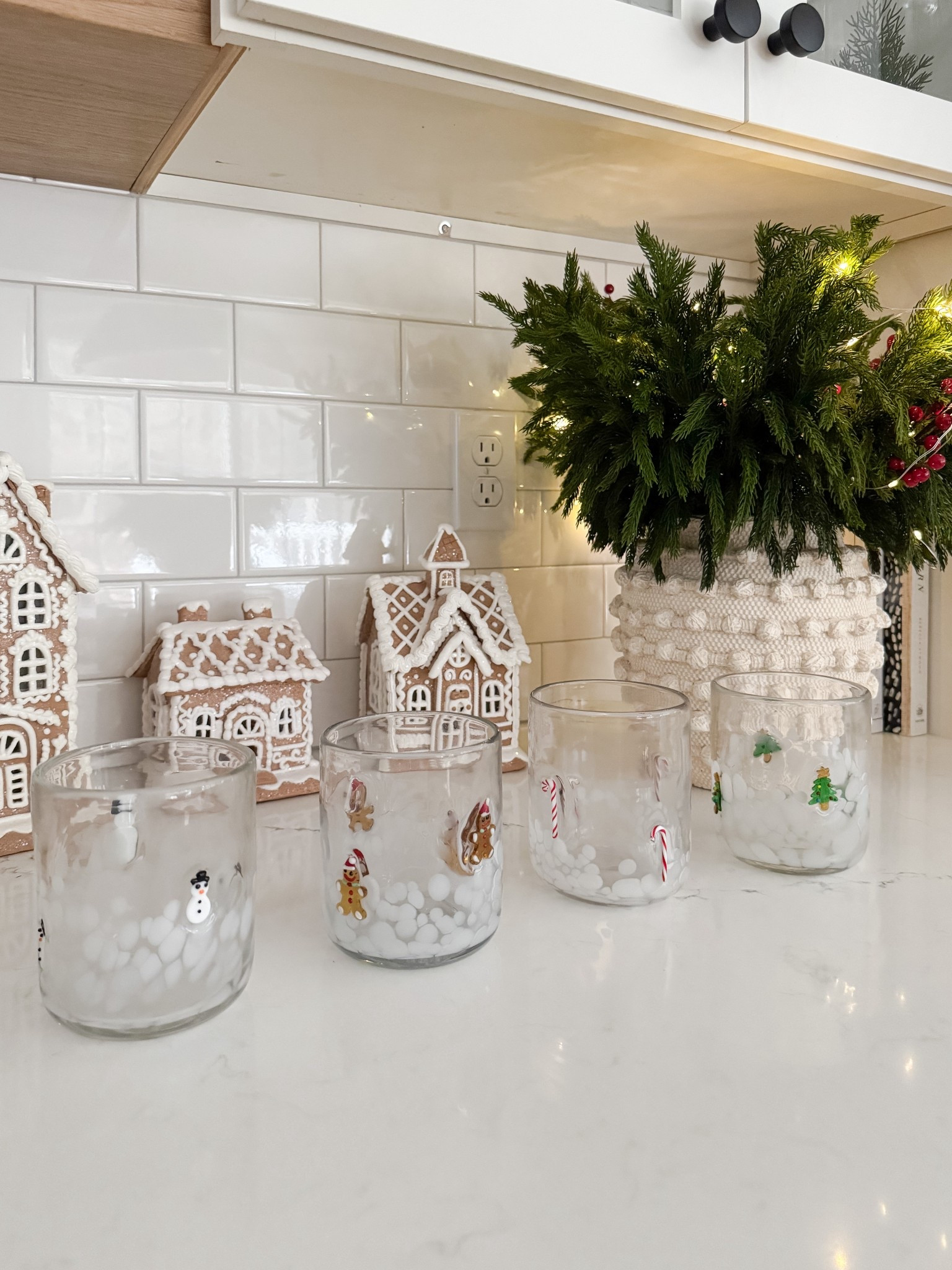 Amazon anthro kitchen 

Kitchen home decor vase and stems  coffee bar  gingerbread houses  winter decor holiday decor vase and stems Amazon holiday 

#LTKHome #LTKCyberWeek #LTKHoliday