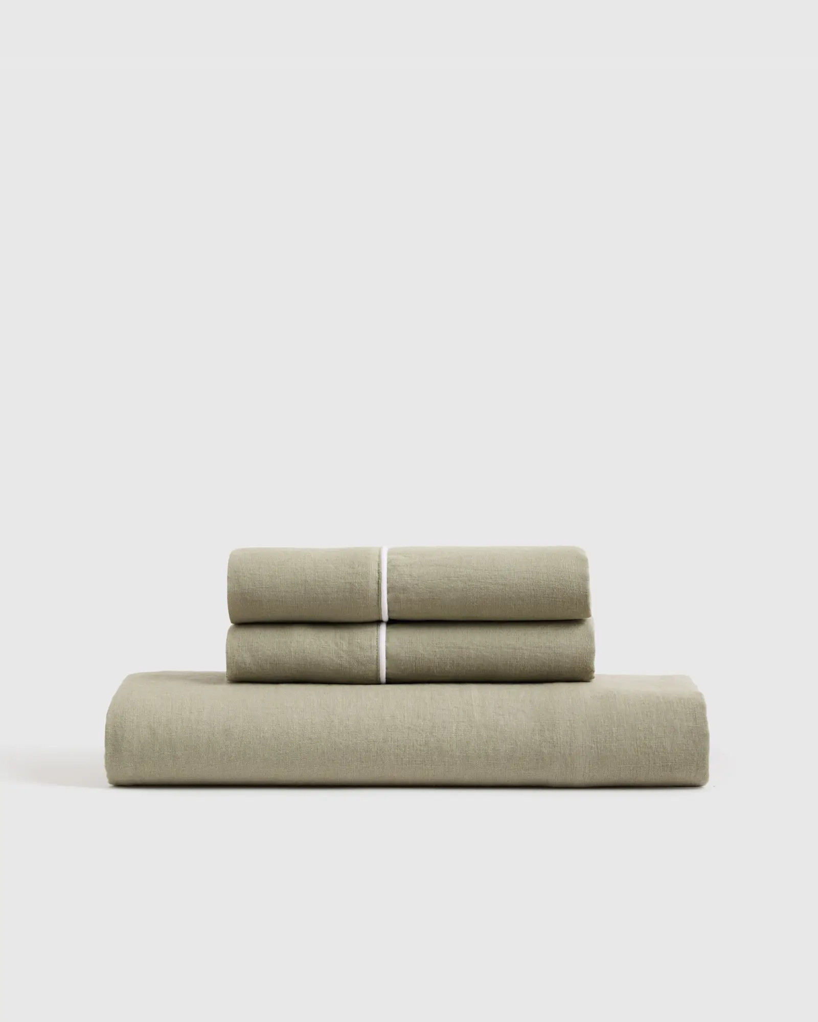 European Linen Piped Fitted Sheet Set | Quince