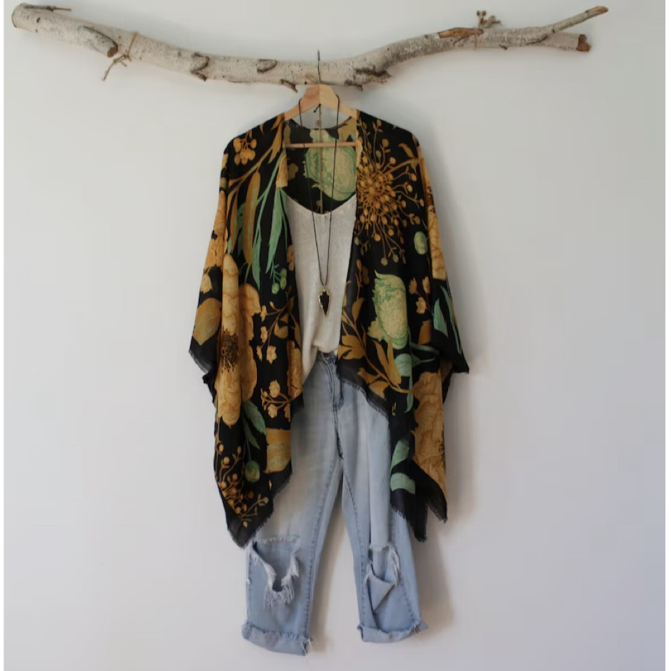 Short kimono #trueautumn #deepautumn 

#LTKstyletip #LTKcanada