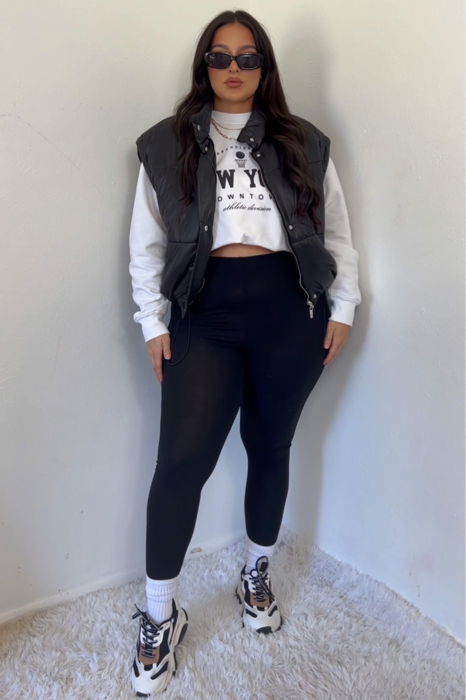 Sweatshirt Size L
Leggings Size XL
Puffer Size L 