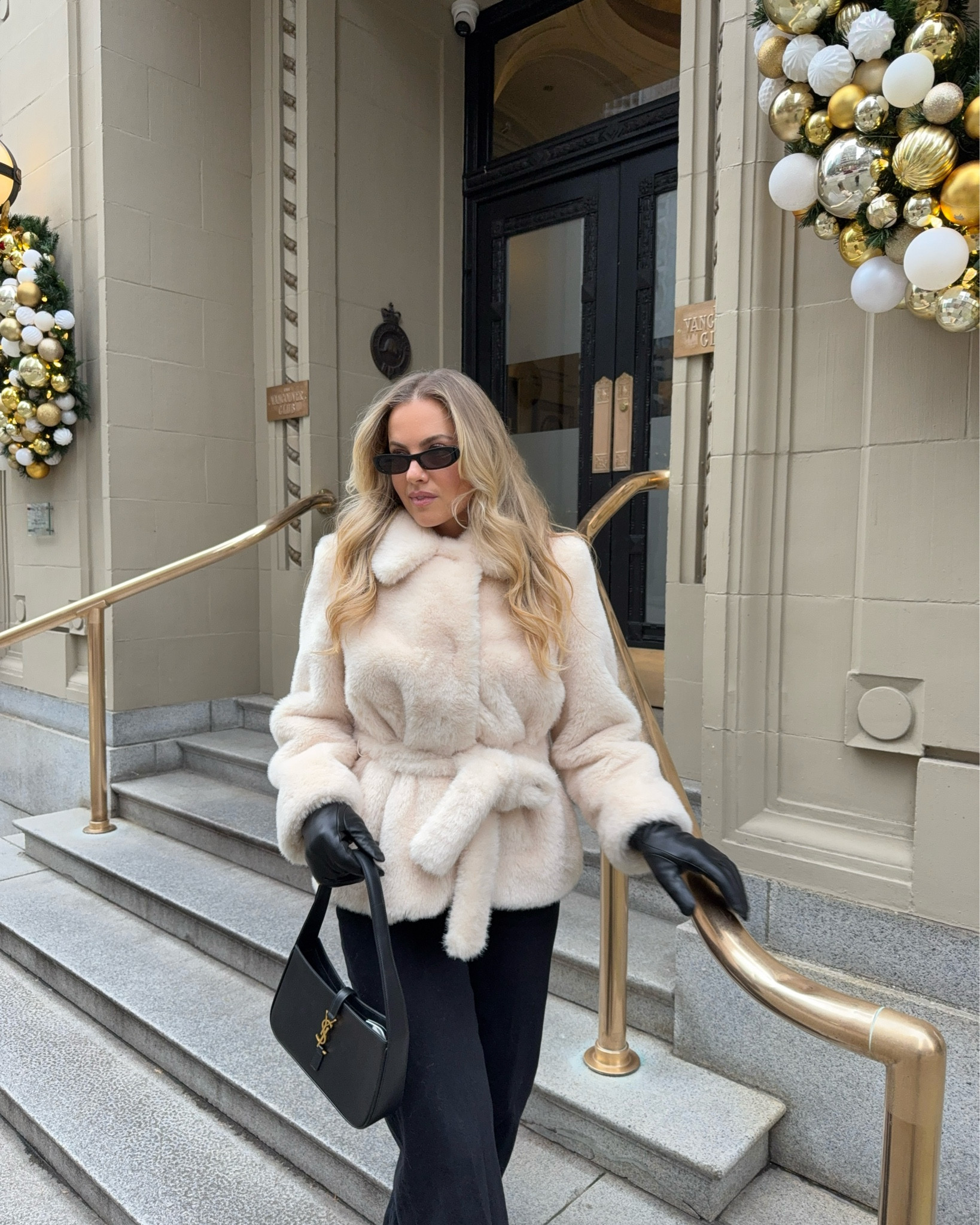 Winter outfit 🤍

#LTKHoliday #LTKootd