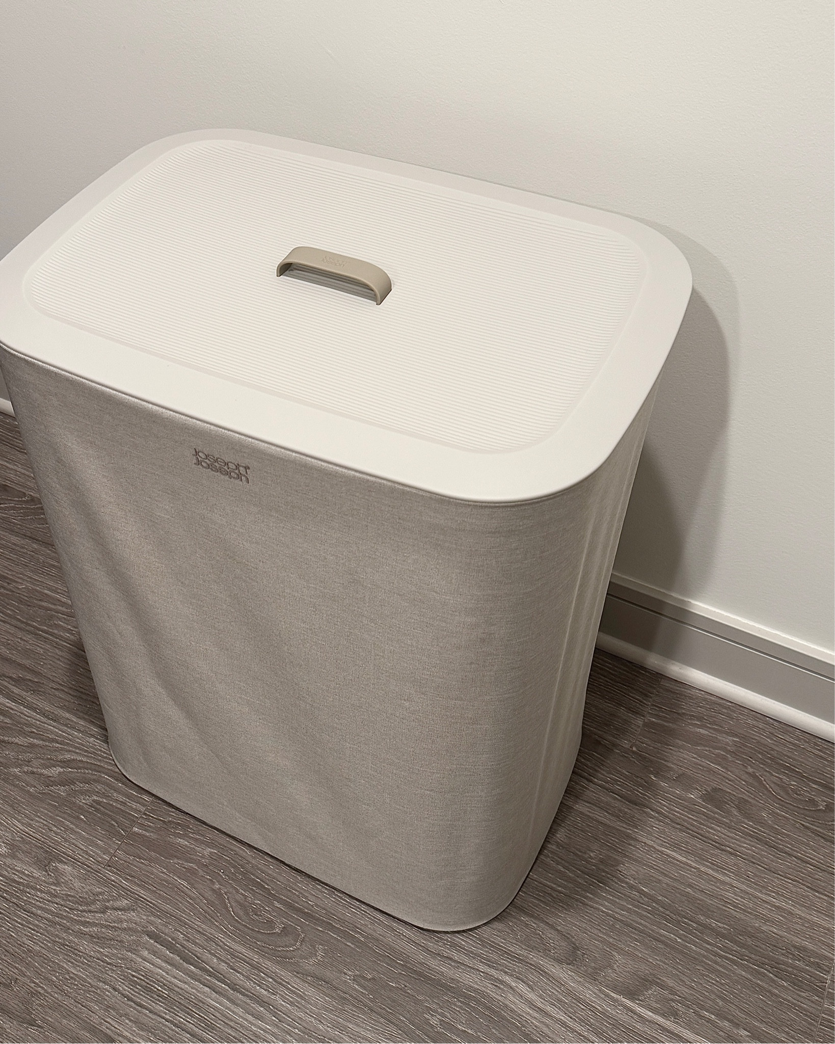 Amazon home find! Love this modern laundry hamper. It has dual compartments for separating pieces, as well as removable tote bags. This is the shade Ecru! ✨

#LTKFindsUnder100 #LTKHome #LTKSeasonal