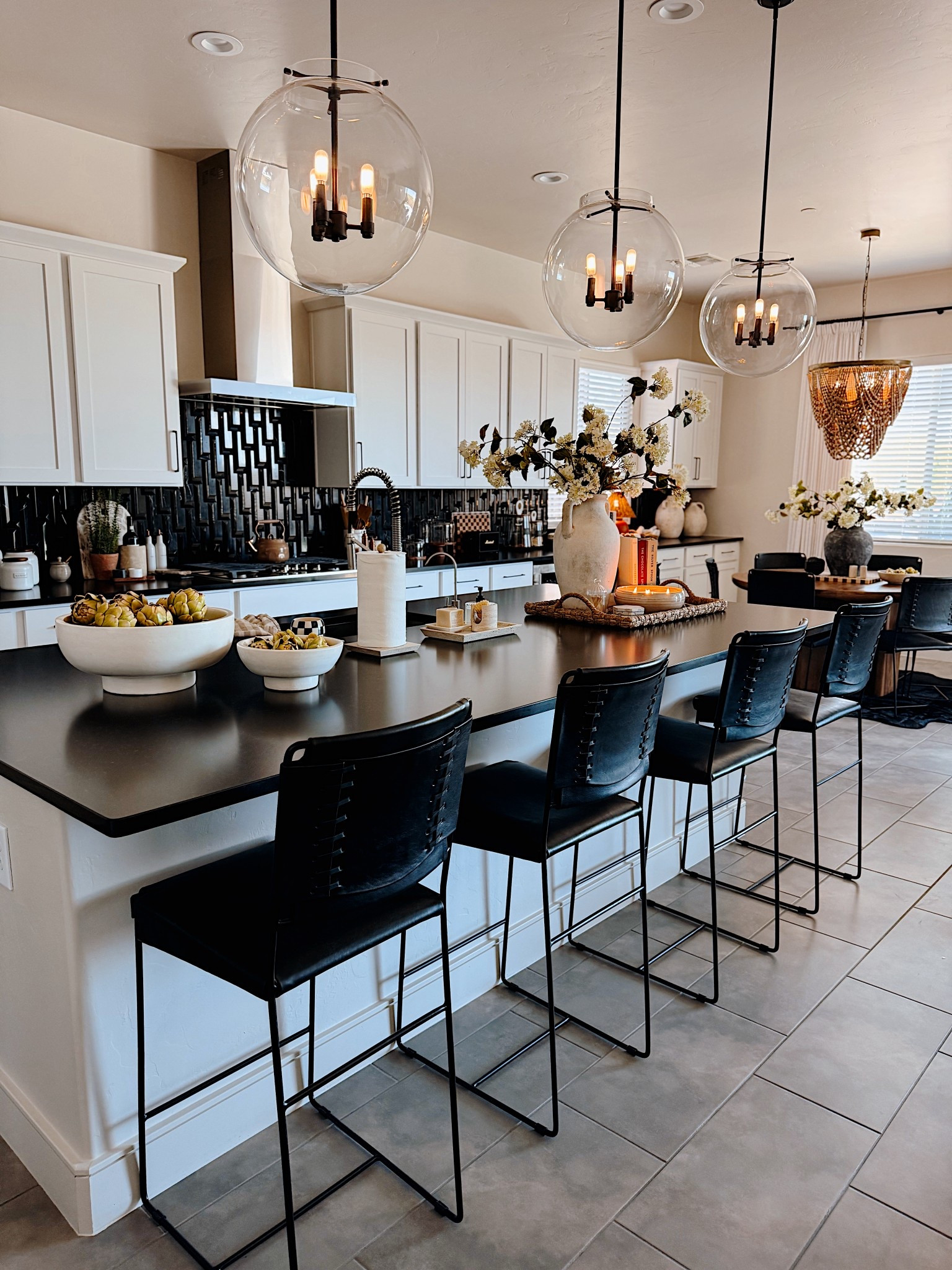 Counter stool INSPO! 🤎🖤

#LTKU #LTKHome