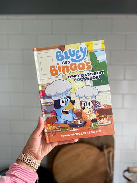 #ad Target has the cutest books for your Bluey fanatic! The cookbook contains 13 fun and easy recipes you and your little one will enjoy! 
#TargetPartner #Target #KidsBooks


#LTKKids #LTKFamily #LTKHome