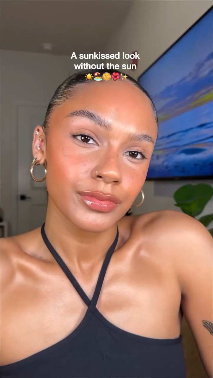 Because who needs the sun ?! Me I do! But this will do. Everything linked in my ltk ❤️ 

#sunkissed #trendingmakeup #summermakeuplook