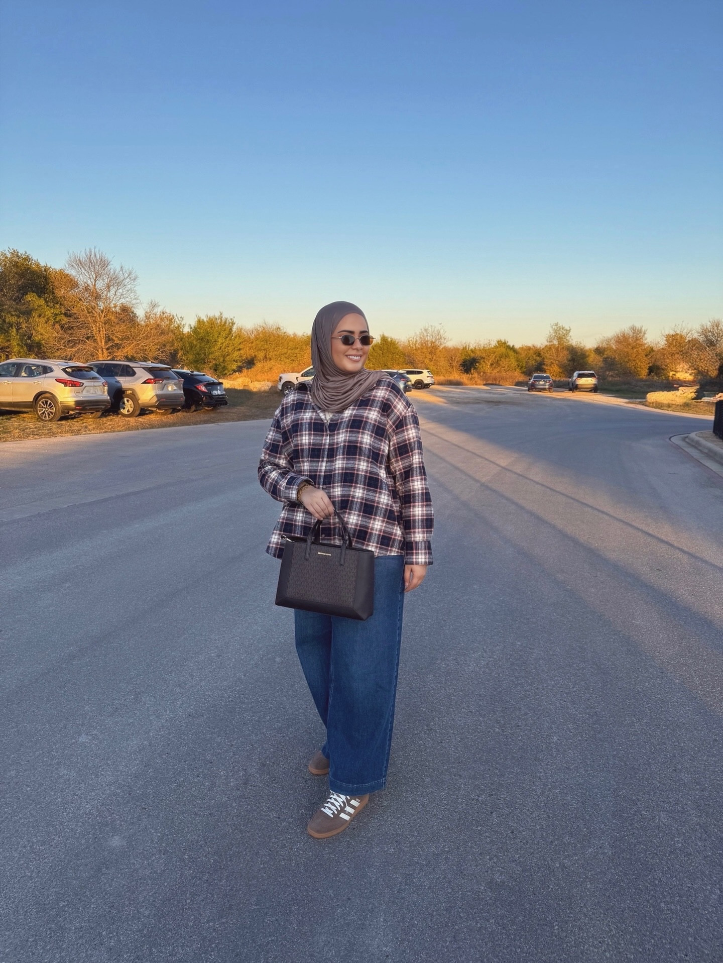 Plaid Season 🍂🍁

Instant Jersey hijab is from @voilechic Use code ROZAN10 to Save $$ at checkout! 

#modestfashion #ootd #hijabifit #lifestyle #voilechic #rozanhamideh