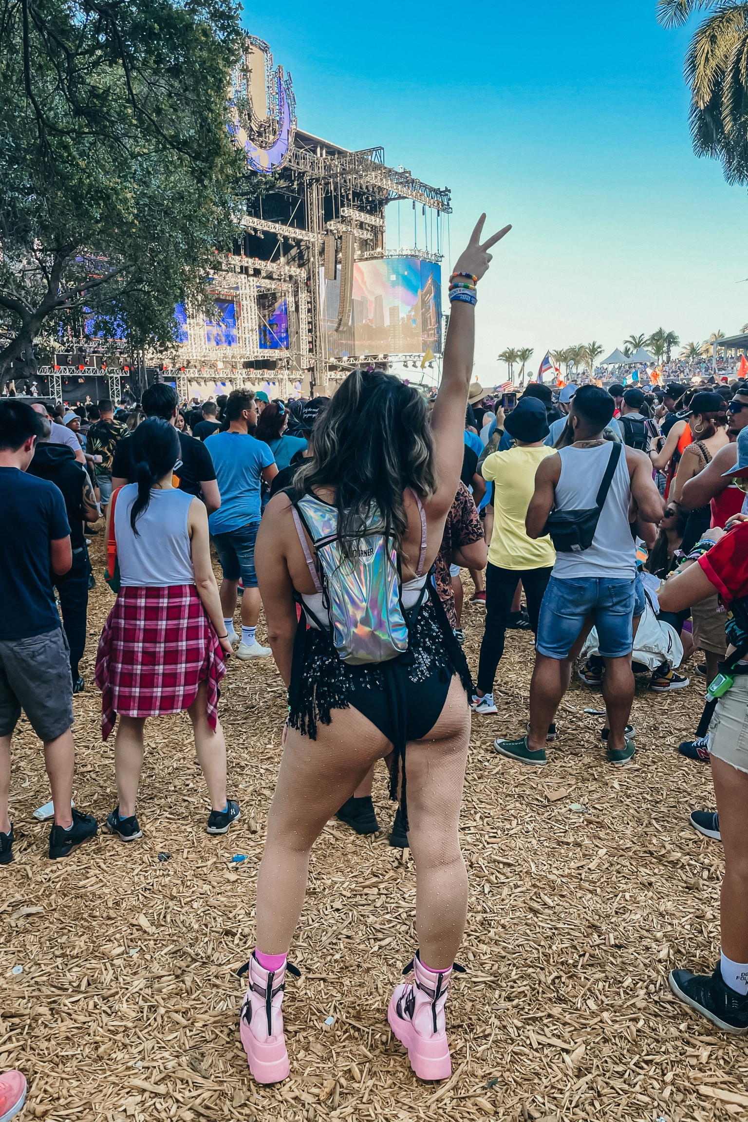 Ultra music Festival Inspo #rave #ravefit #festivalfashion 