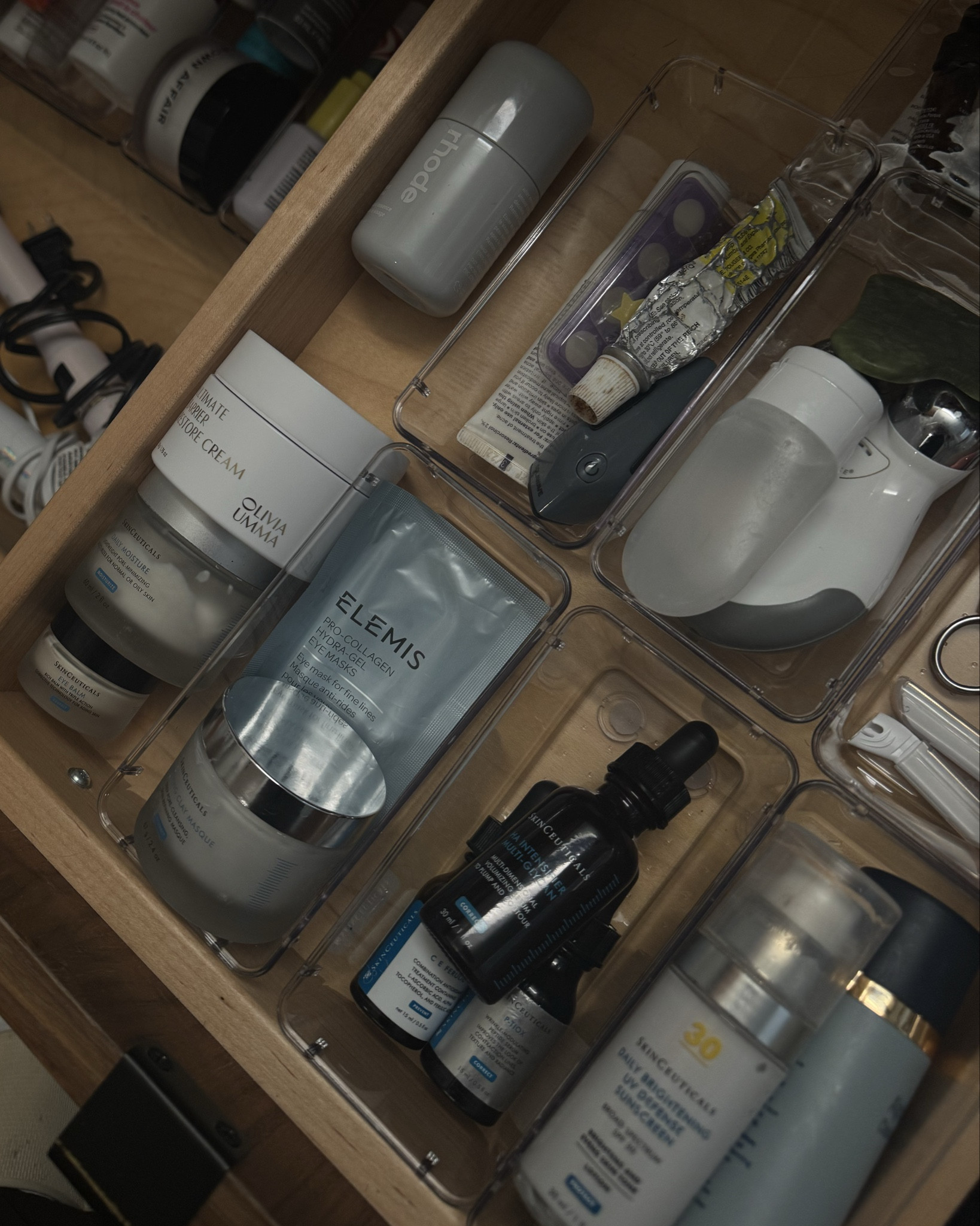 organizing my drawers with these containers!! they have grippies on the bottom so they don’t slide around when you open and close the drawers!!

#LTKU #LTKHome