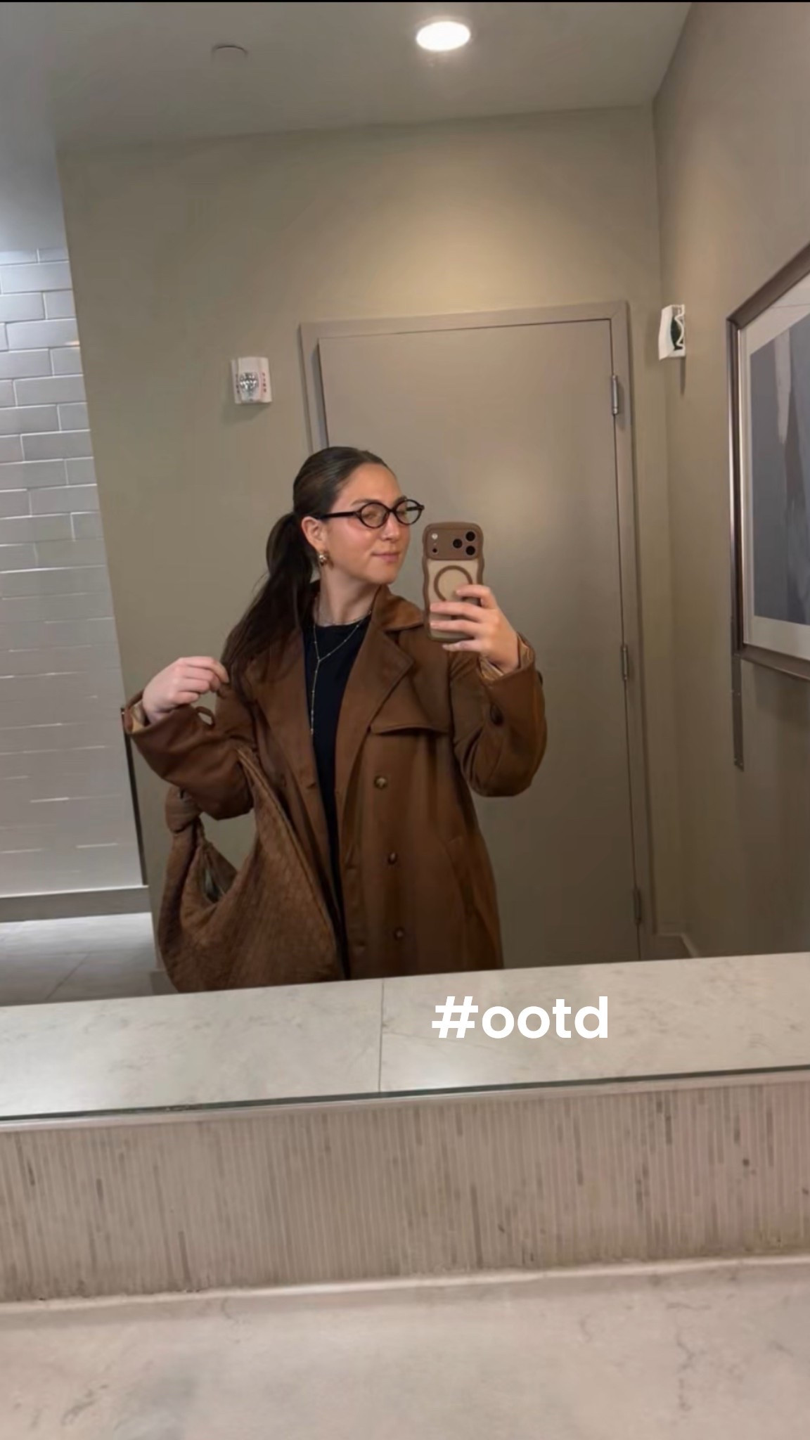 just me and another mirror selfie in a different pair of blue light glasses 🤭🙃

#ootd #workwear #accessories


#LTKWorkwear #LTKootd #LTKMidsize