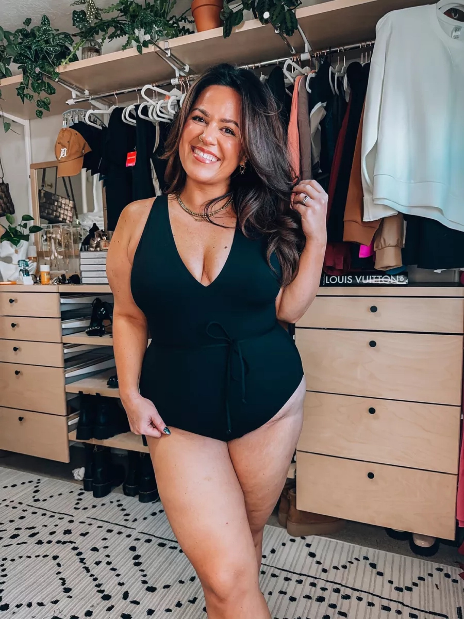 Viral waist snatching swimsuit wearing an xl

#LTKcurves #LTKstyletip #LTKSeasonal