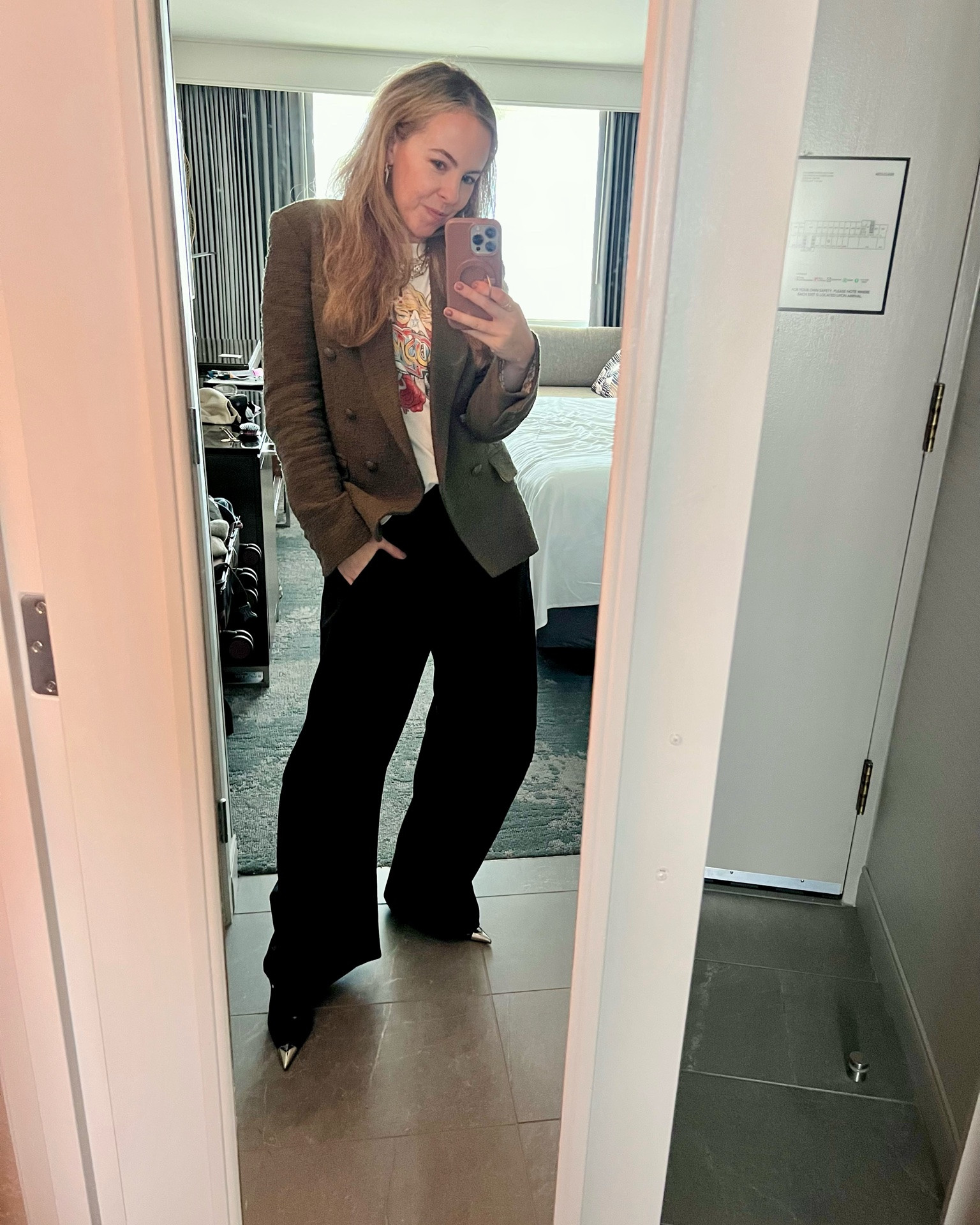Work conference? Be memorable because you didn’t dress just like everyone else!

White blazer and fringe top u see it are both Zara.

#LTKWorkwear #LTKOver40