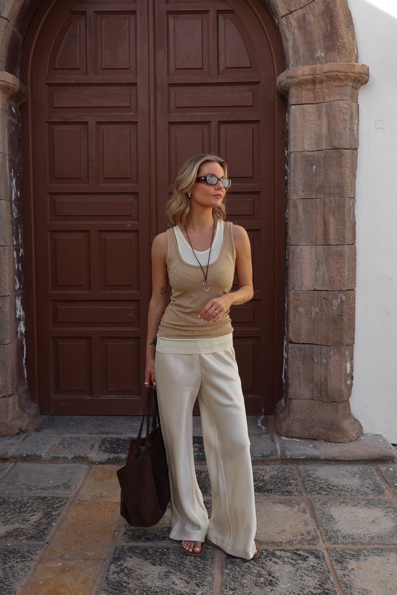 A nod to 00’s layering but make it chic 🍨🤍 
.
.
.
holiday outfit ideas, spring style, holiday style, neutral outfit ideas 