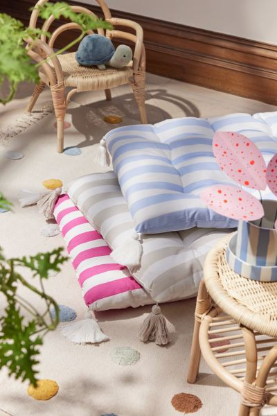 Tasseled Seat Cushion | H&M (US + CA)