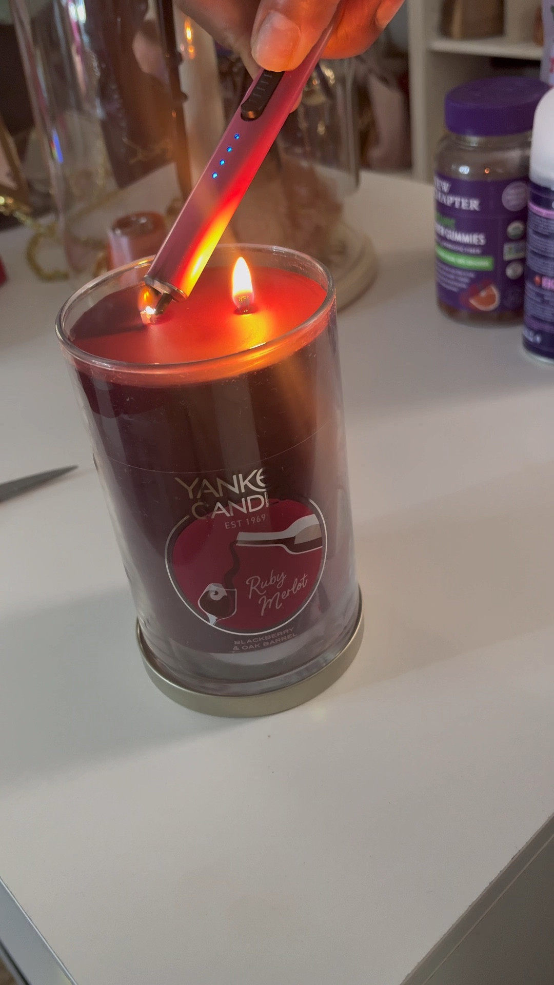 My type of relaxing 🕯️ This smells so good #yankeecandle #relax #grownwoman #candles 