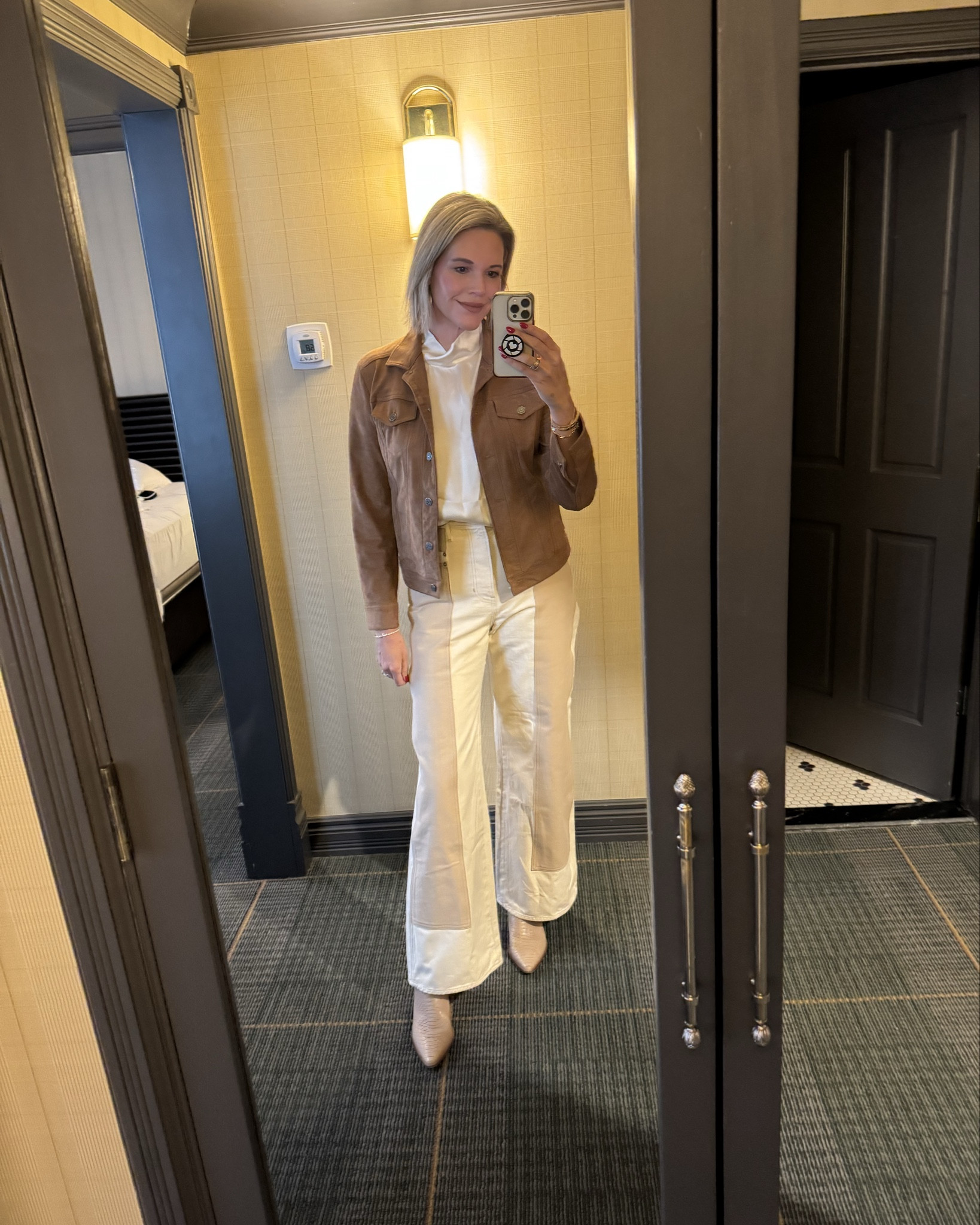 Perfect high rise block denim from Veronica Beard. Aspen chic for a day of panels and content with LTK

#LTKootd #LTKdayinmylife #LTKgrwm