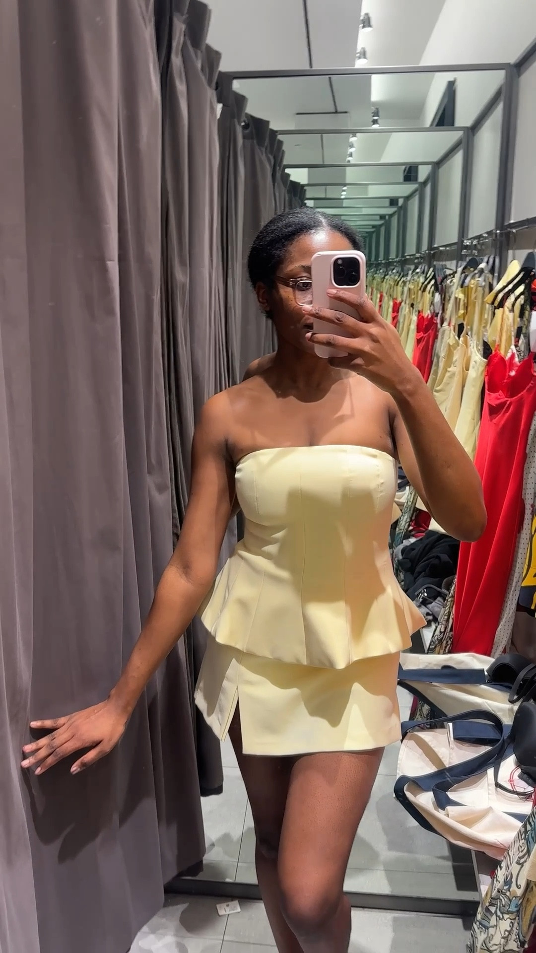 Paired this gorgeous peplum top with this skort but they didn’t come in a set. Can’t link ZARA on LTK but here’s are the product names: Peplum Bandeau Top and Slit Hem Skort.

Wearing a Size M in both 💛

#LTKFindsUnder100