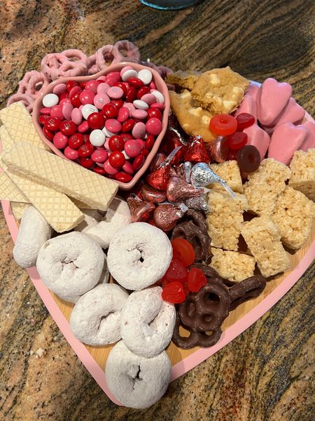 Valentine’s Day, heart shaped, charcuterie board, Amazon find

#LTKSeasonal #LTKhome #LTKfamily