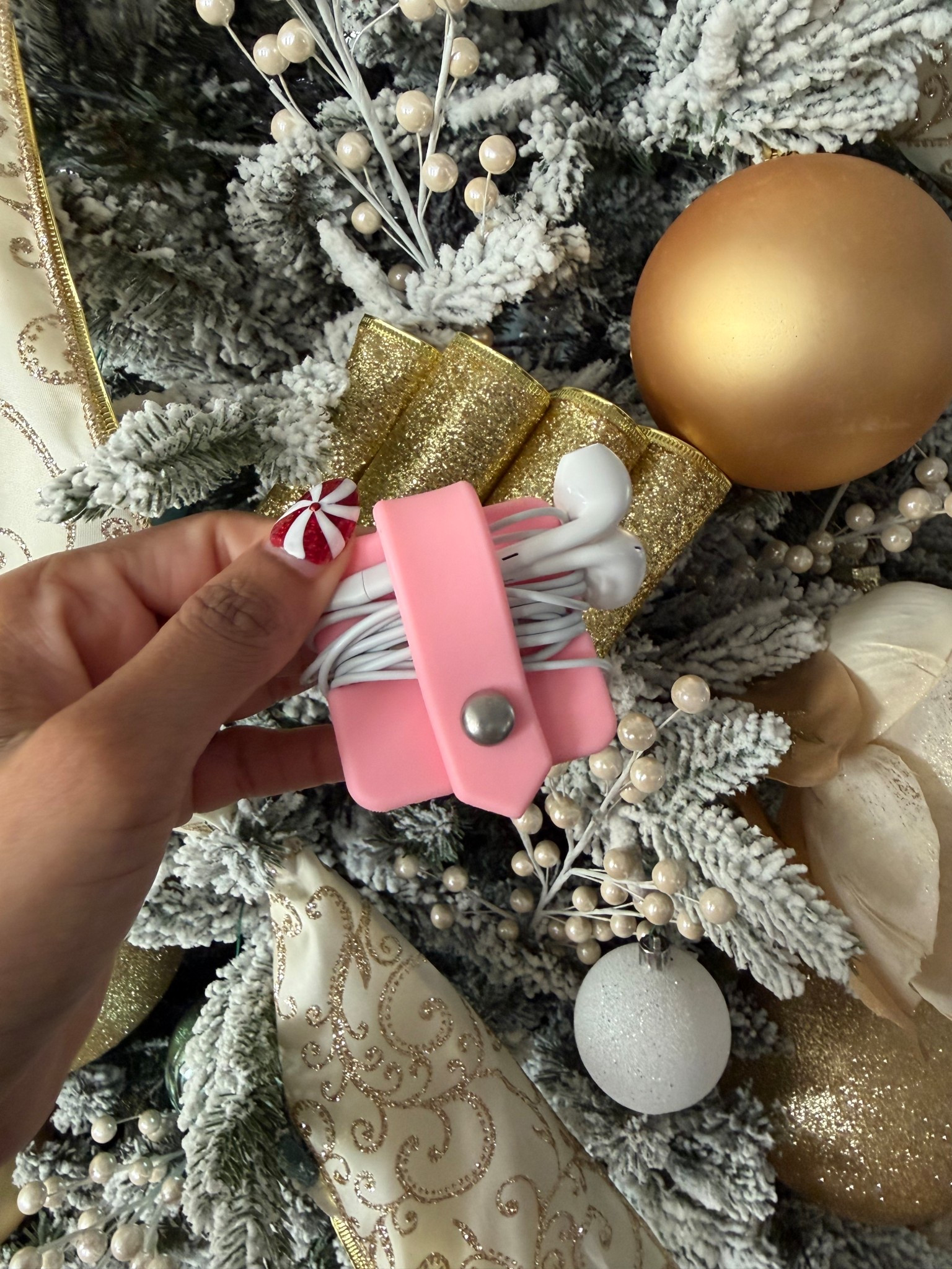 Best thing ever for keeping your headphones untangled 💖

#LTKGiftGuide #LTKdayinmylife #LTKHoliday