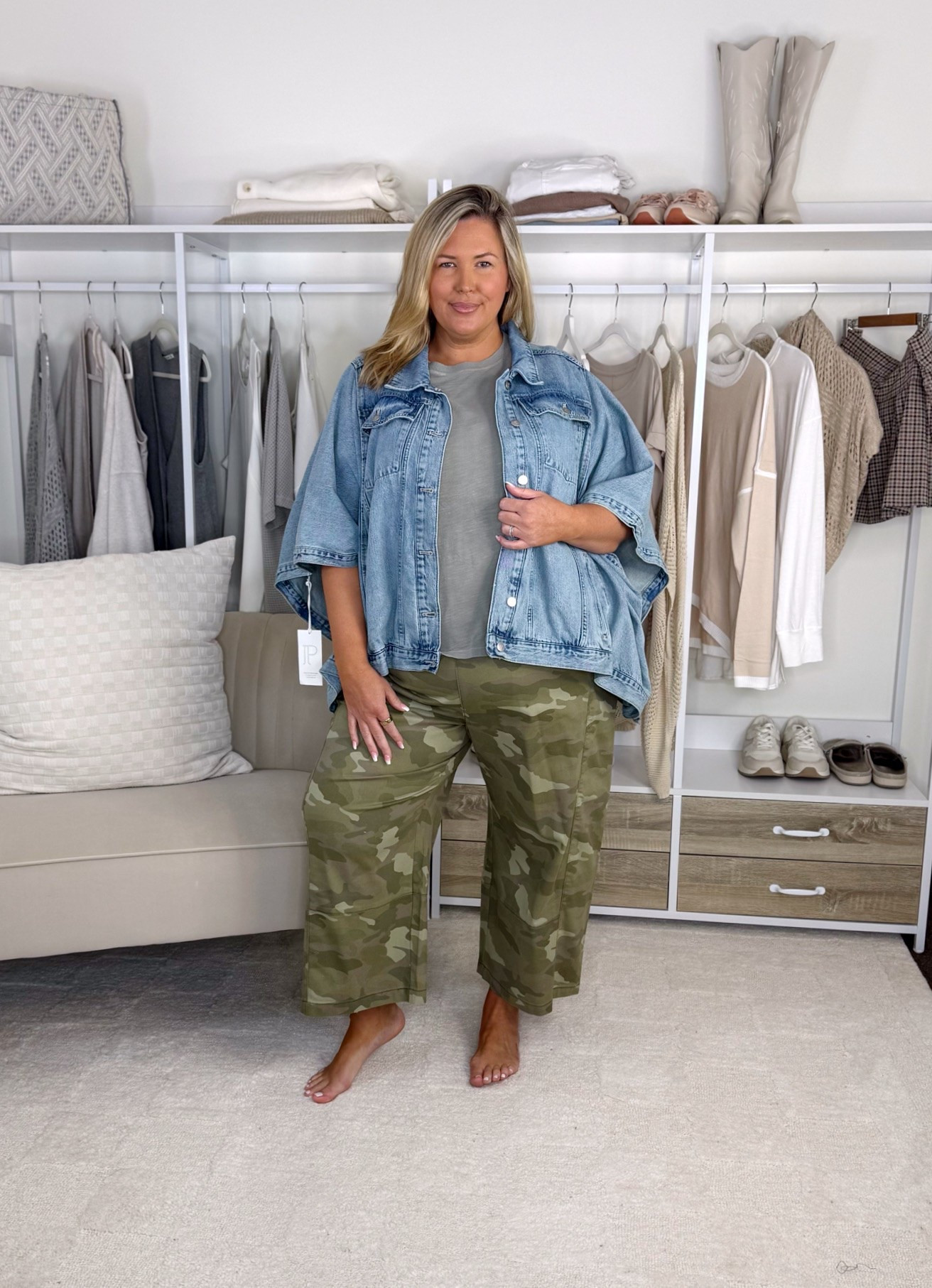 Wearing a size 2X!! The plaid shirt I would size up if you’re in between! Plus size, outfit inspo, apron belly, mom life, fall fashion

#LTKPlusSize #LTKMidsize #LTKSeasonal