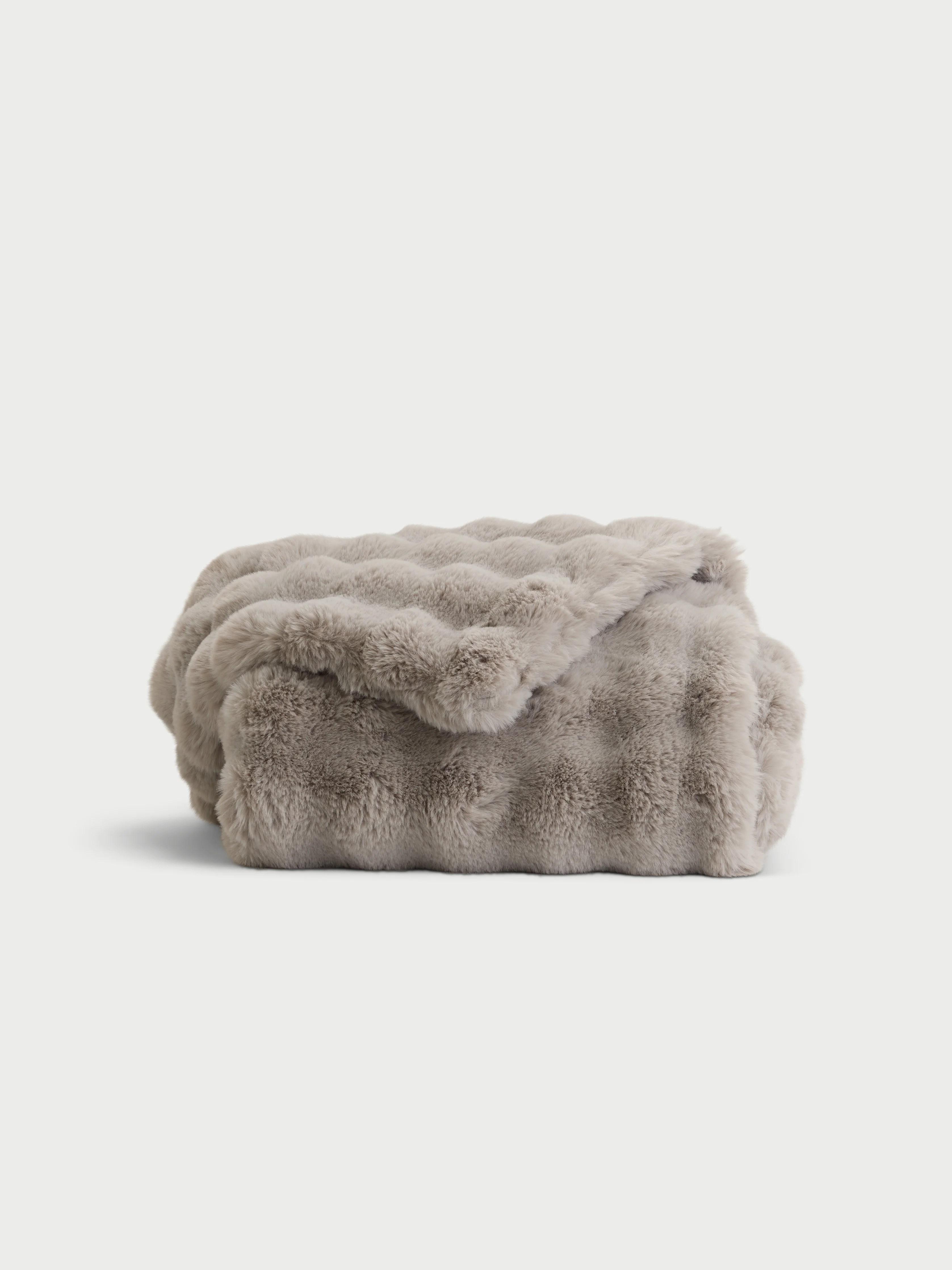 Bubble Cuddle Blanket in Light Grey (Size: Throw) - Cozy Earth | Cozy Earth
