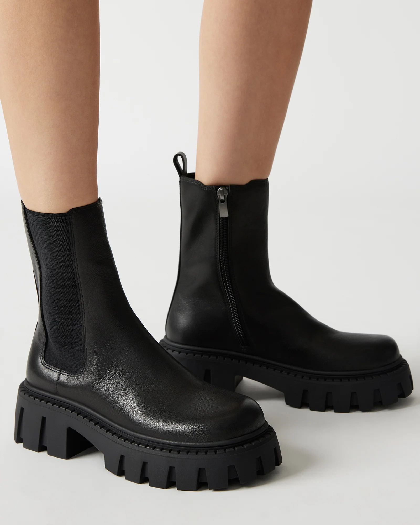 CHARGES Black Leather Platform Bootie | Women's Booties | Steve Madden (US)