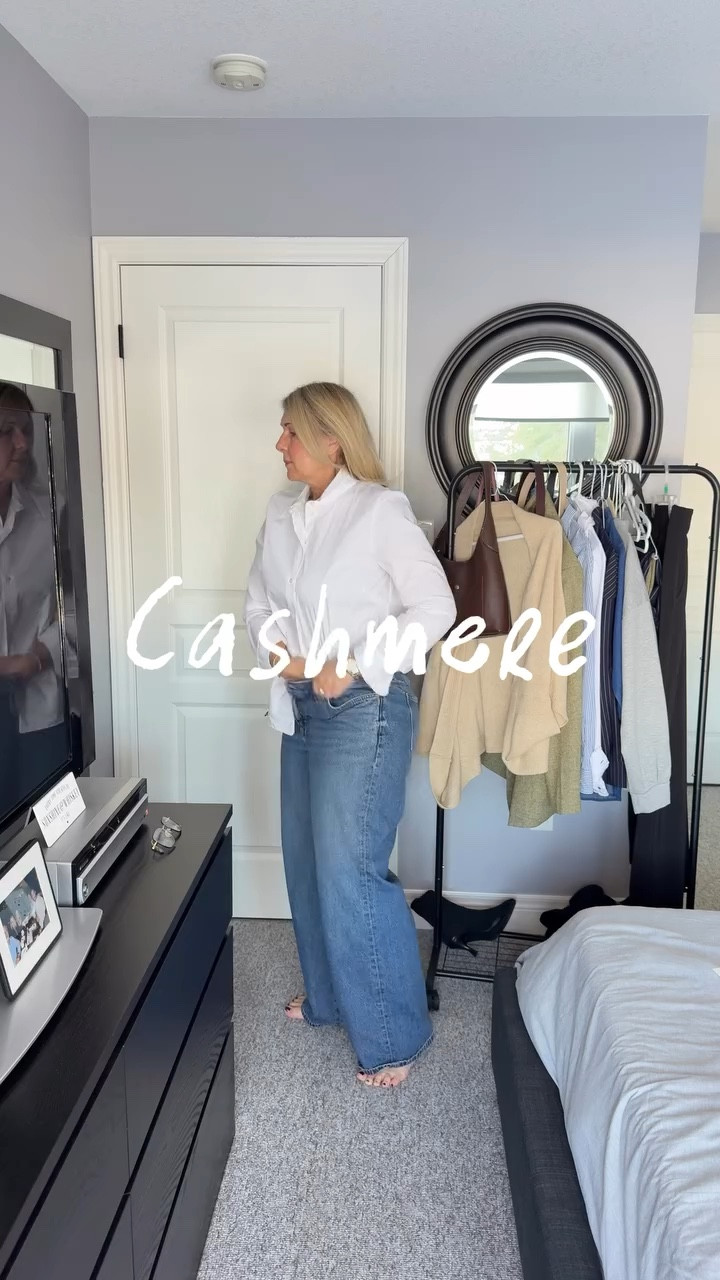 How gorgeous is this Cashmere rap from OVCIO!
It’s made from 100% premium inner Mongolian Cashmere. 
It’s so soft and smooth and it can be worn as a scarf as well. It’s so perfect for travelling going out in the evening and you need a little something over your shoulders to keep warm. It is absolutely beautiful. 
This would make such a gorgeous Mother’s Day gift.  It comes with a gorgeous box and a beautiful carrying pouch. 
It’s such a beautiful product. I can’t say enough about it.
@ovcioscarves
Boots @cosyisland_official

