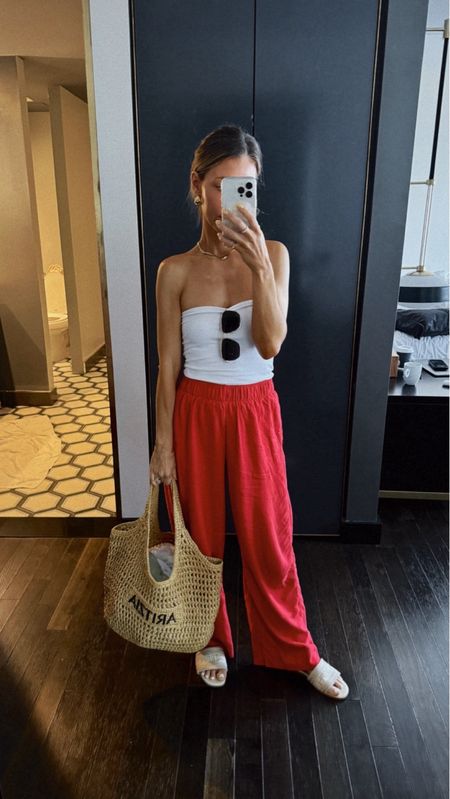 Abercrombie lined linen pants in red! Size XS/25 def a nice loose fit and elastic waist band! White bandeau top size small Abercrombie  



#LTKSwim #LTKTravel #LTKFindsUnder100