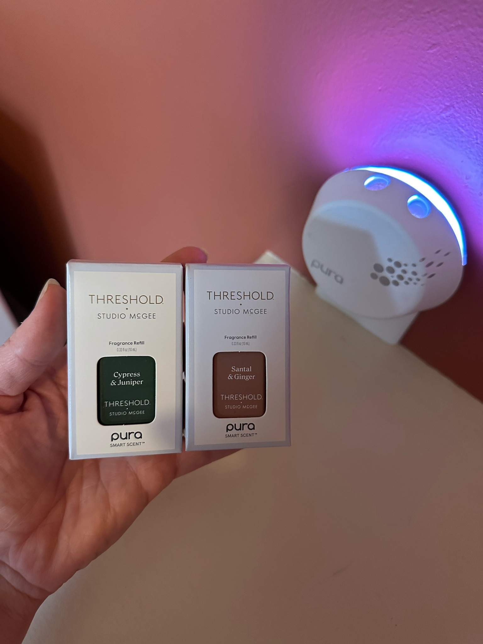 Didn’t know Target carried Pura fragrance refills until I stopped by for a few essentials earlier this week! Grabbed these two scents to kick off the holiday season. 🎄