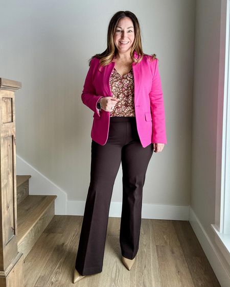 Spring Workwear

Use code RYANNE10 for 10% off Gibsonlook items

Fit tips: Blazer tts, L // top tts, L // pants tts, 12

Spring style  workwear  mid size fashion  women’s workwear  spring workwear  wear to work

#LTKworkwear #LTKstyletip #LTKmidsize
