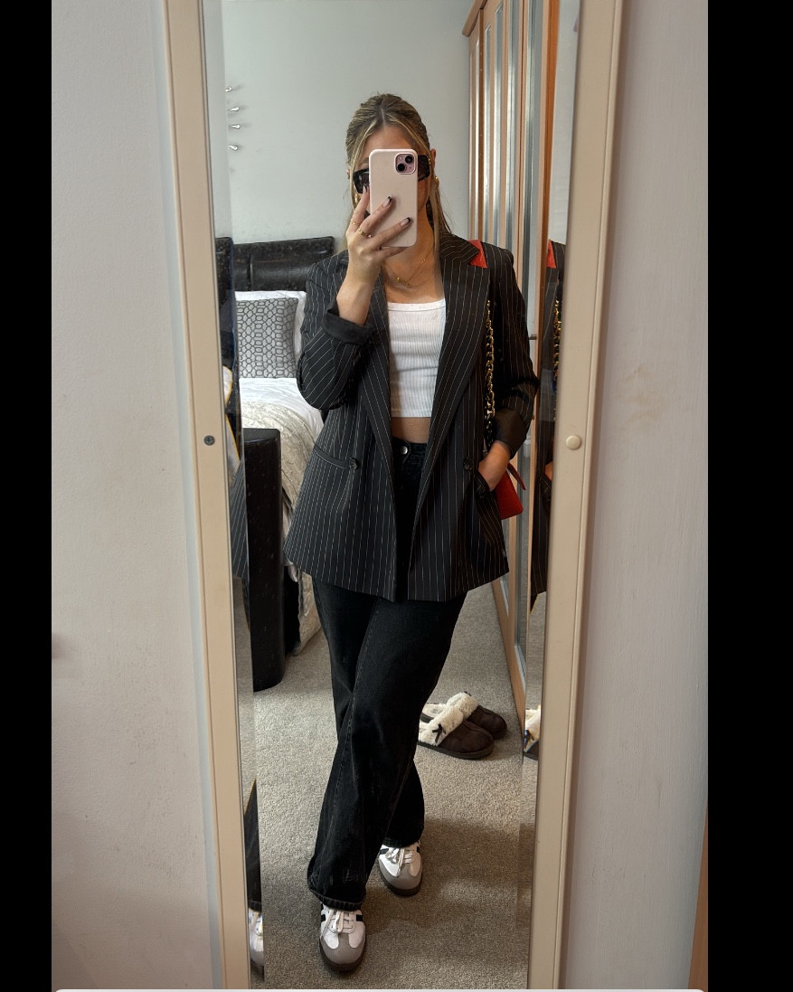 Grey blazer // adidas sambas // 

#LTKshoecrush #LTKstyletip