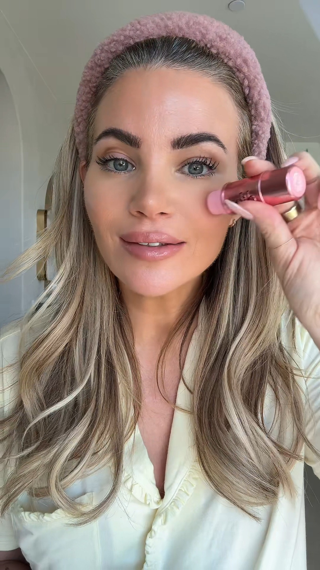 Obsessed with this little mini dibs stick in the shade “starlit"

#LTKBeauty #LTKmorningroutine #LTKgrwm