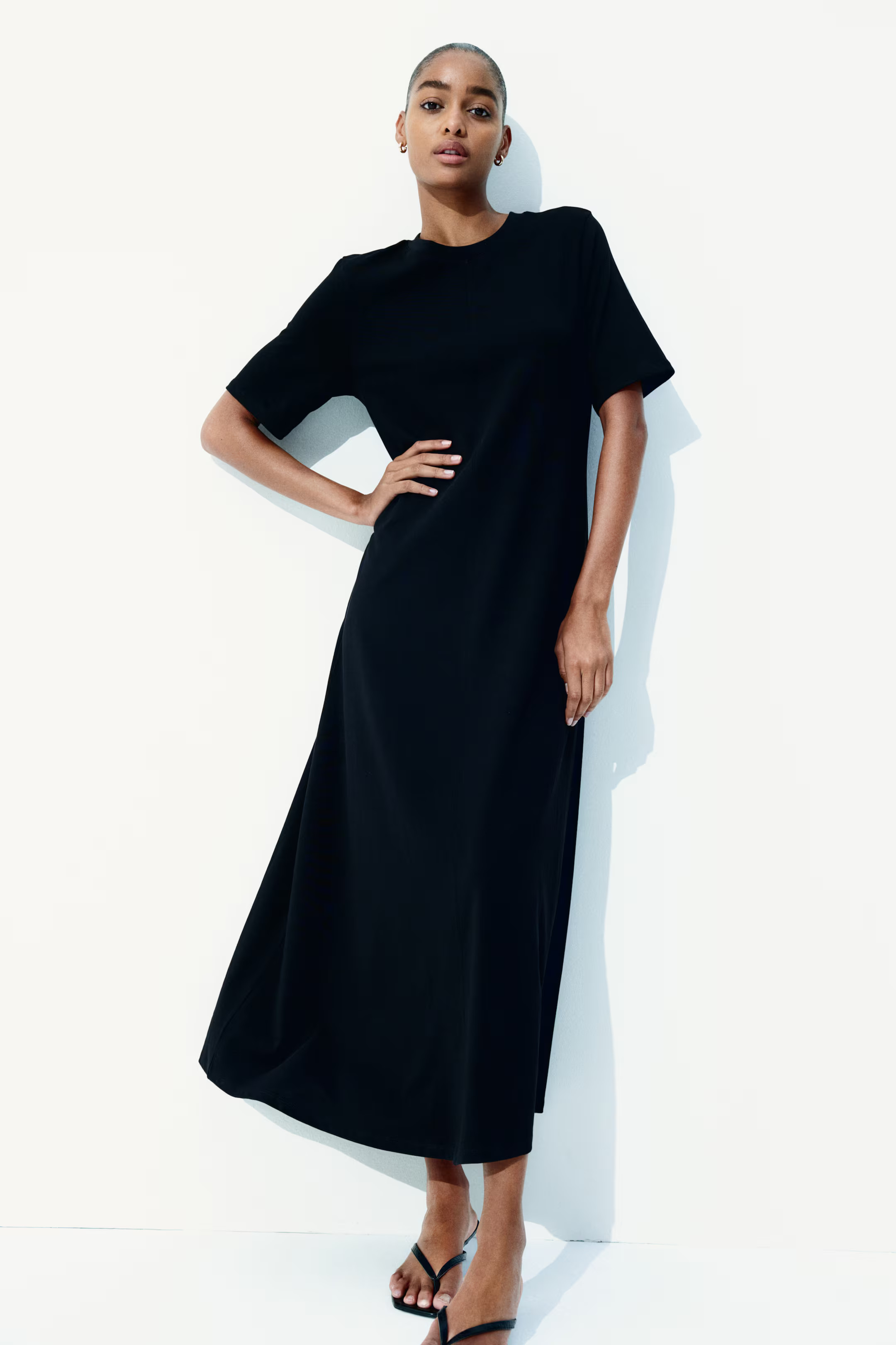 Flared T-shirt dress | H&M (UK, MY, IN, SG, PH, TW, HK)
