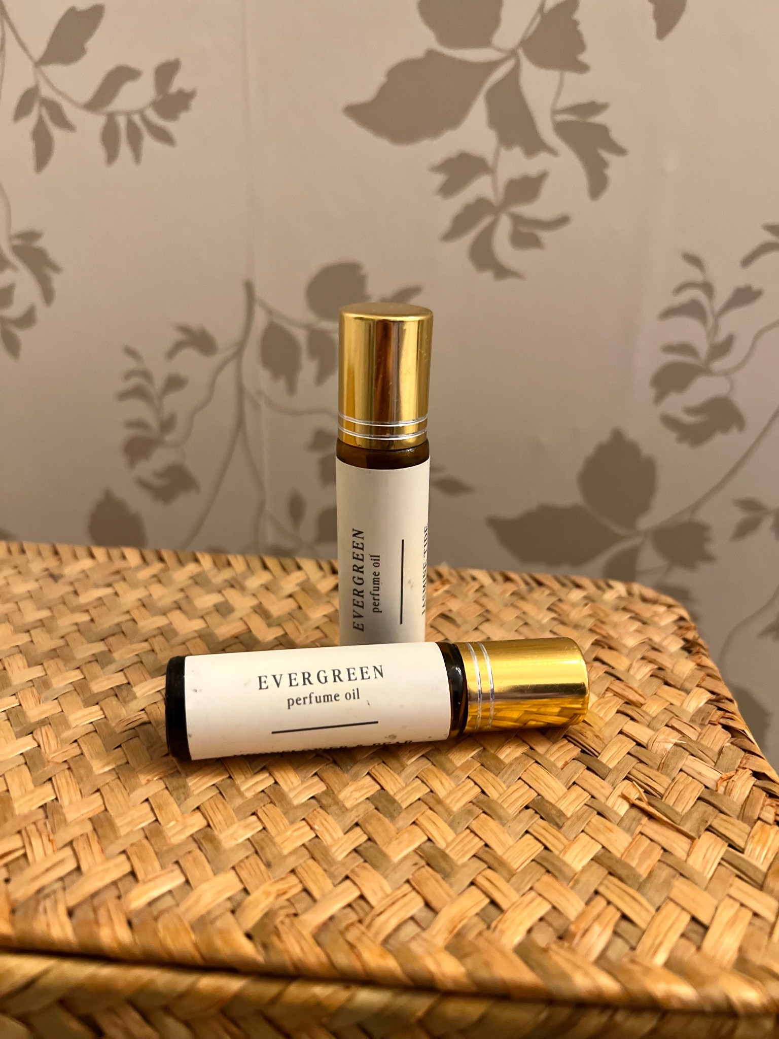 ✨ clean and natural perfume ✨
I couldn’t choose one so I grabbed both of these oil roller ball perfumes and love them!! 

Tip: apply unscented body lotion on your arms, legs, back of neck and then roll the perfume on. The scent will last longer! 

The scents I have: 
Moonflower & Pear
Jasmine Tide 

Nontoxic Perfume, Clean Beauty, Gift Ideas, Small Businesss

#LTKBeauty