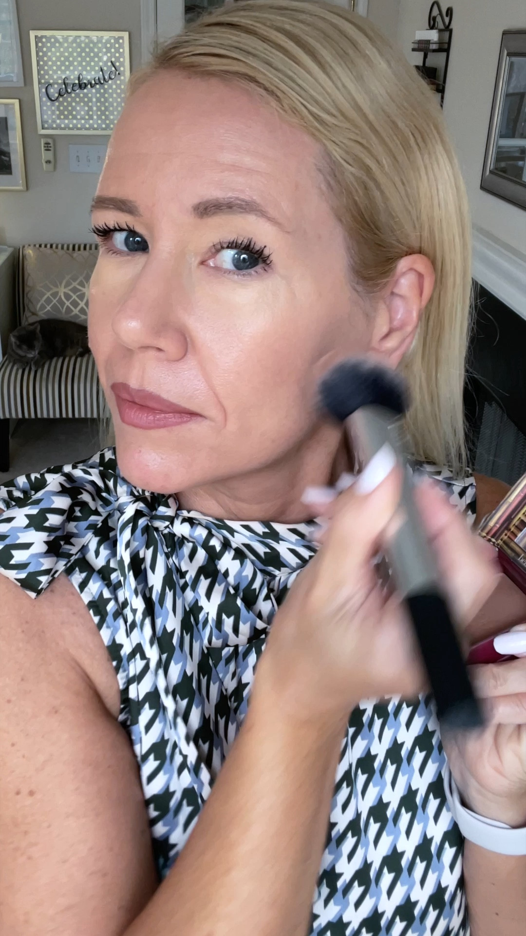 #BenefitClubPink Here is my daily natural go-to makeup look! 
💖Boeing Cakeless Concealer
💖Professional Powder Powder
💖BAD gal BANG! Mascara
💖Precisely My Brow Pencil
💖24 HR Brow Setter
💖Plushtint in Cream Puff
💖HOOLA Bronzer
💖Cookie Highlighter

*Thank you for gifting me these @benefitcosmetics  #BenefitBrows
