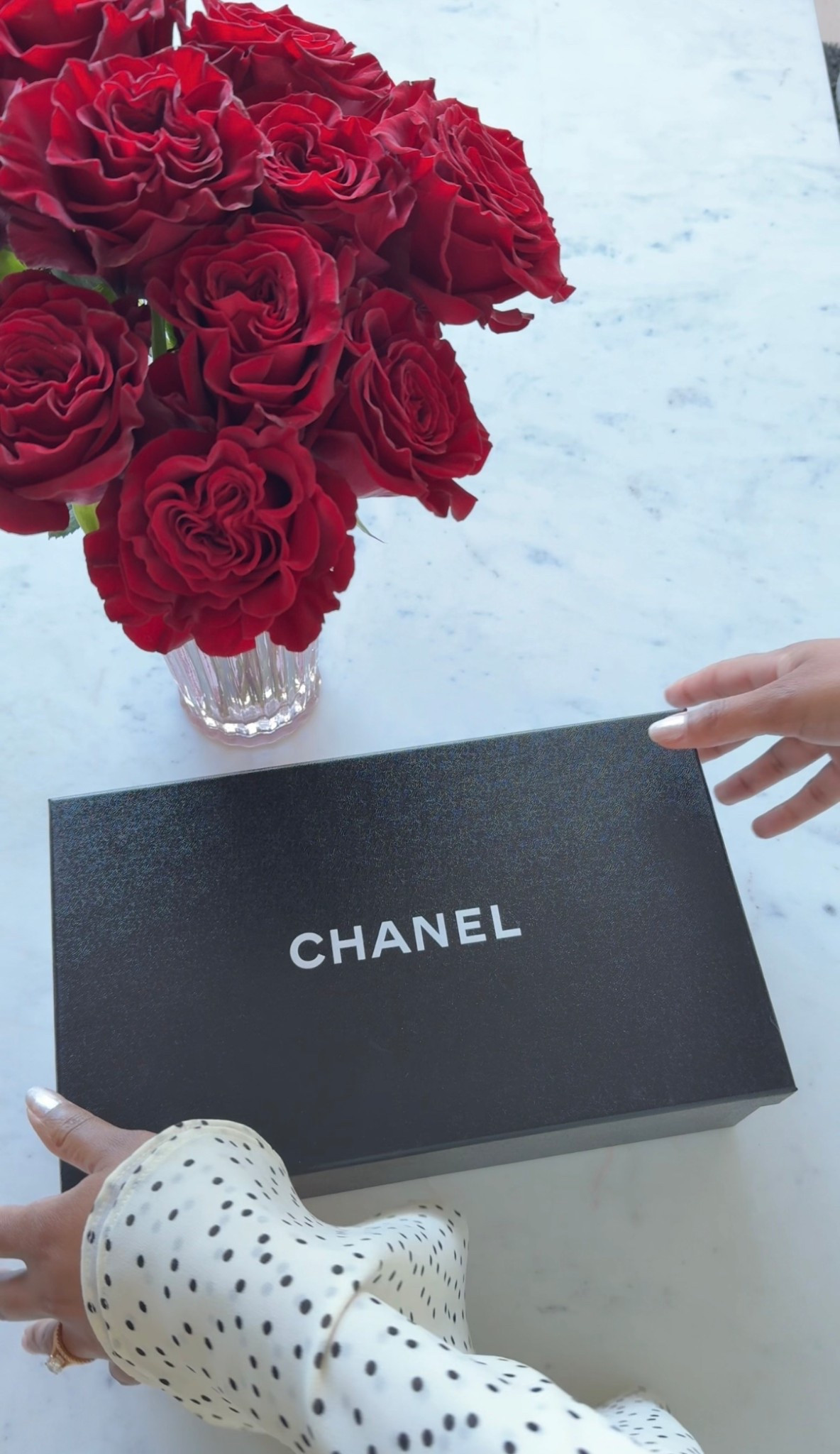 Unbox my first pair of Chanel flats with me 🌹✨

#LTKValentine #LTKstorytime #LTKdayinmylife