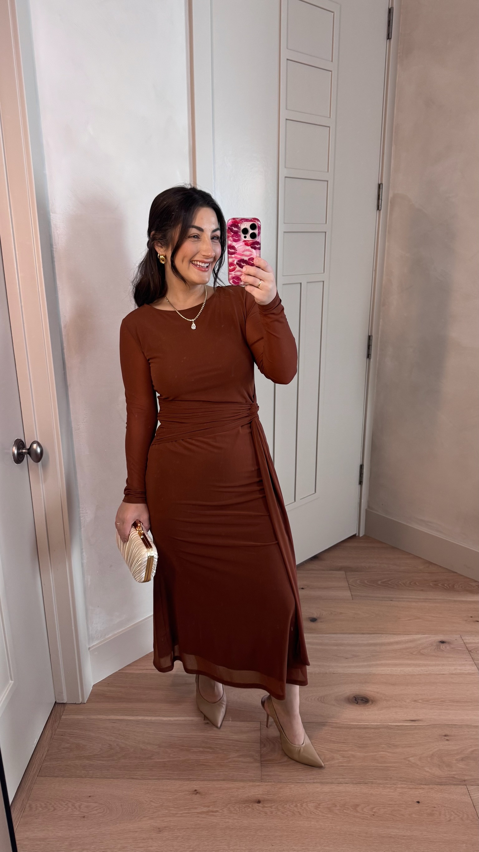 Gorgeous wedding guest dress! Petite friendly! 

I'm in a small
5'0" 140lbs

#LTKdayinmylife #LTKPetite #LTKWedding