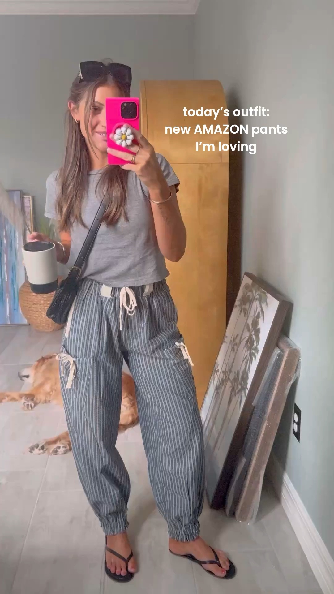 Today’s comfy look for mom life / working from home!! small pants // XS tee. Also y’all— I cannotttt get over this bag. It looks JUST LIKE a Clare V. bag that I’ve had my eye on that is $485‼️ Lately, I’ve not been wanting to splurge on bags anymore because Amazon is killinggg it with the lookalikes. 🤌🏻 Including these pants!! 🤭 SO CUTE. #momootd #momoutfit #momoutfits #fitcheck #affordableoutfits #amazonfind 